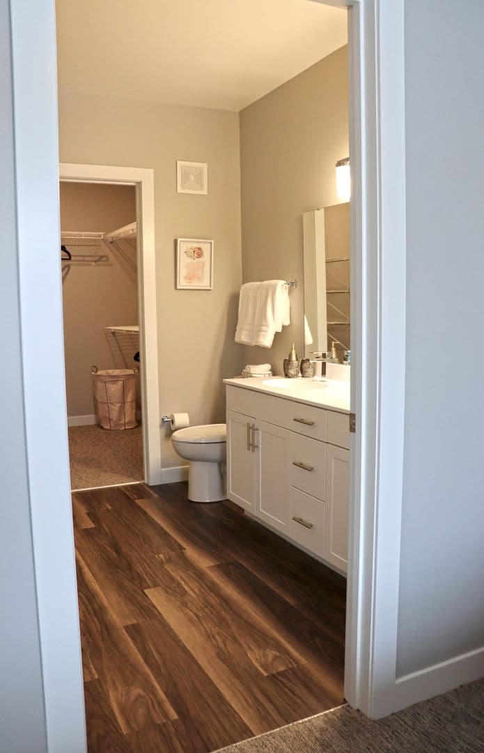 Edwardsville Apartment: 1010 Enclave Boulevard