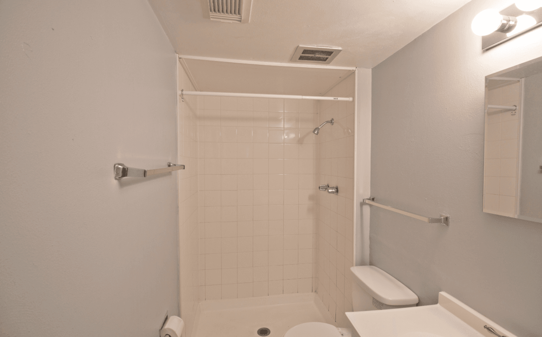 Edwardsville Apartment: 30 Devon Ct