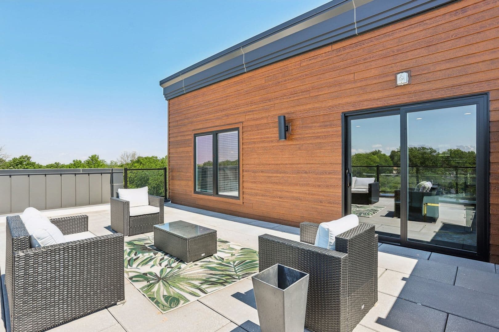 Edwardsville Apartment: 420 N Main