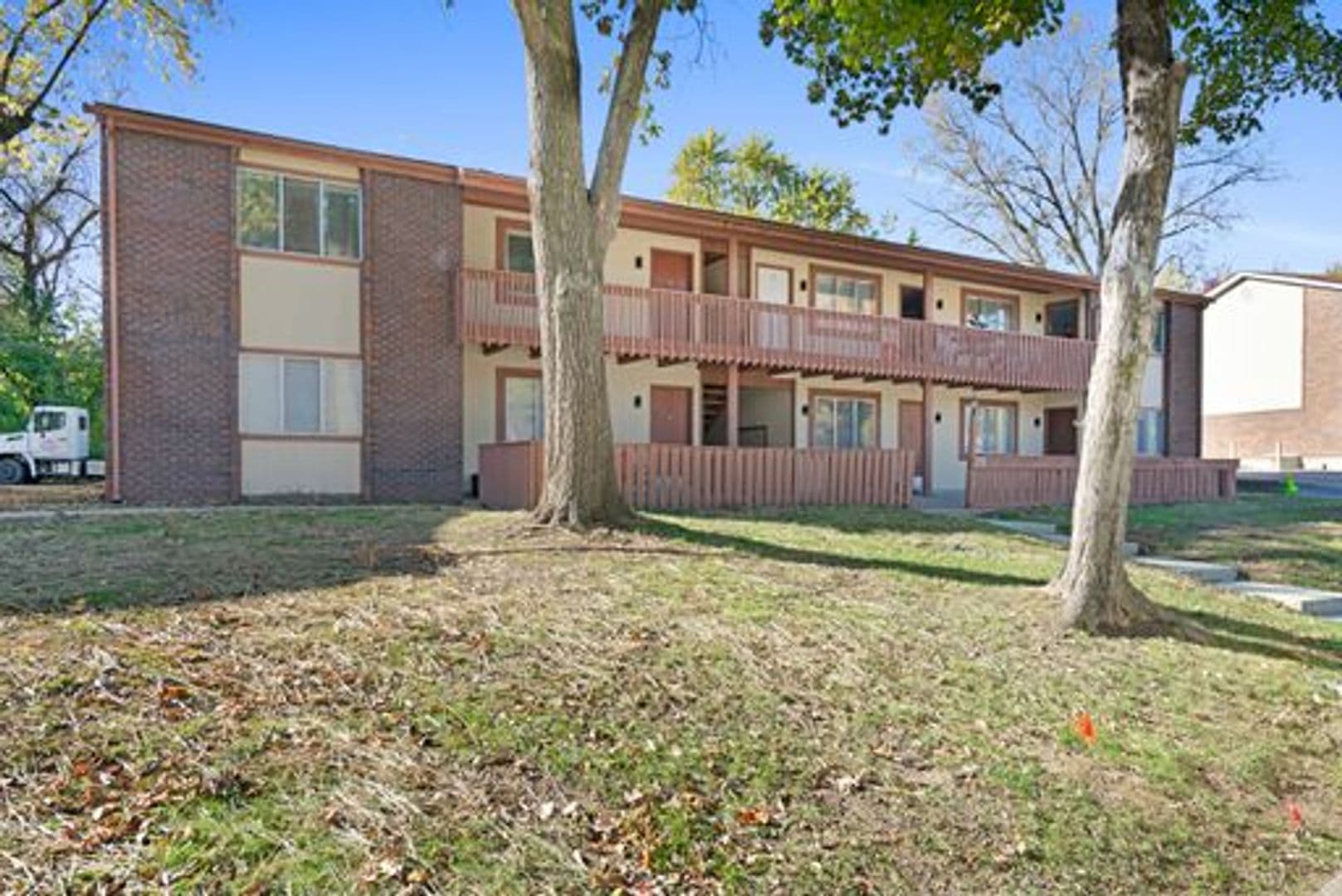 Edwardsville Apartment: 89 Devon Ct