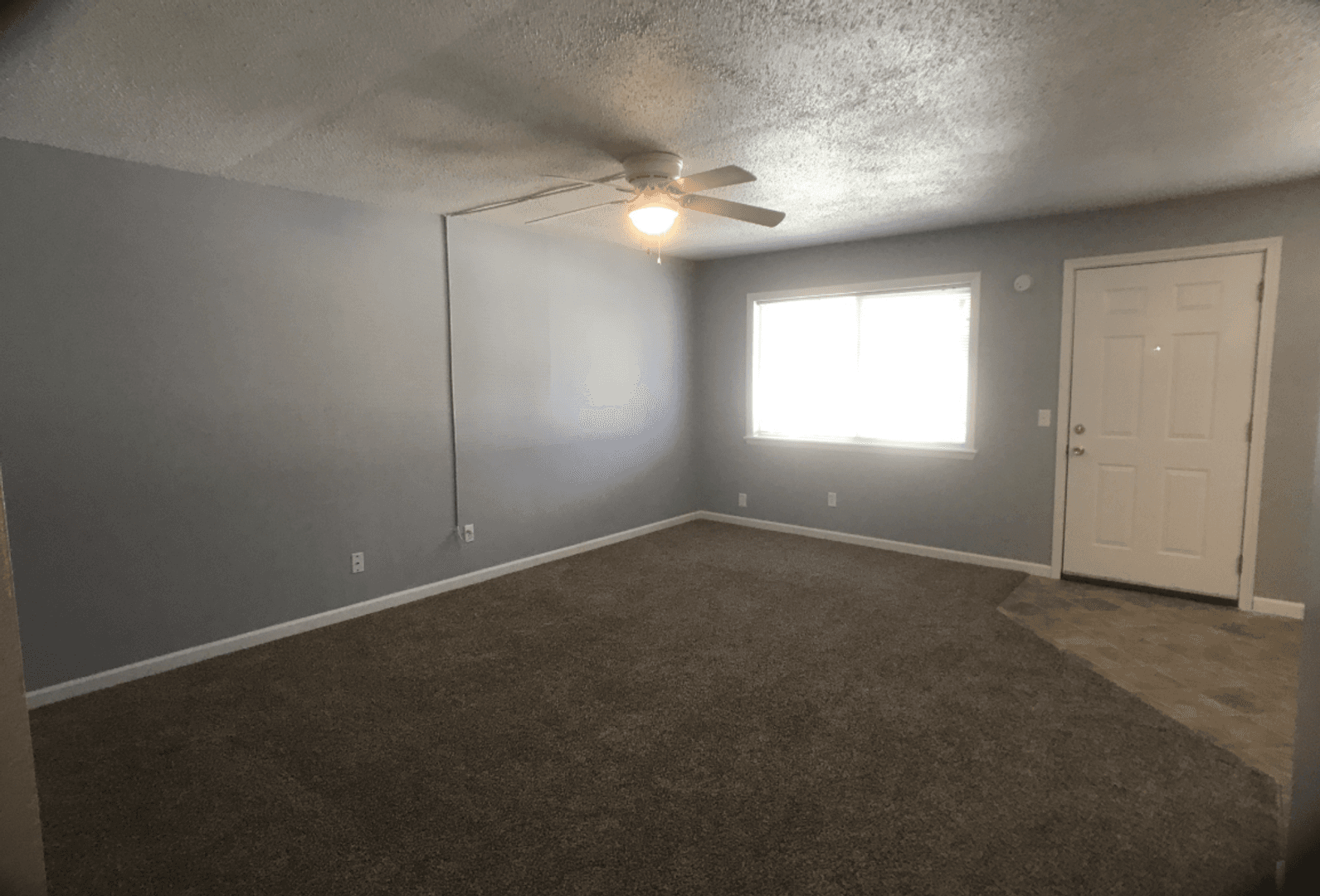 Edwardsville Apartment: 1124 University Dr