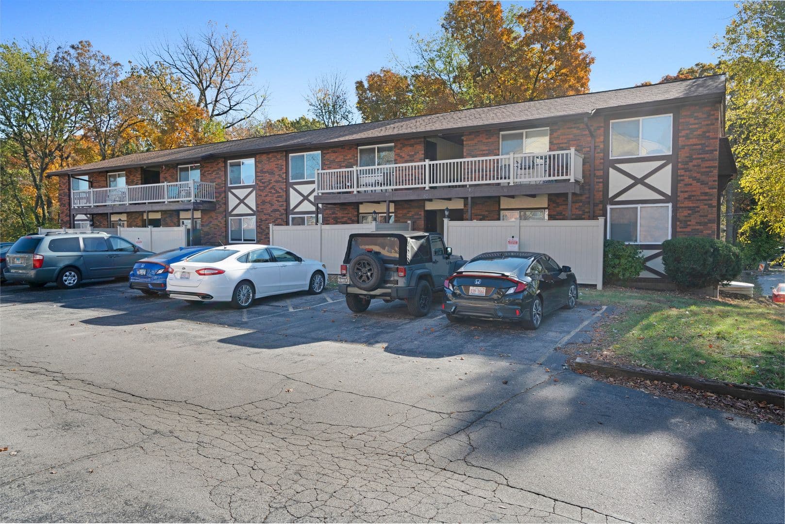 Edwardsville Apartment: 40 Devon Ct