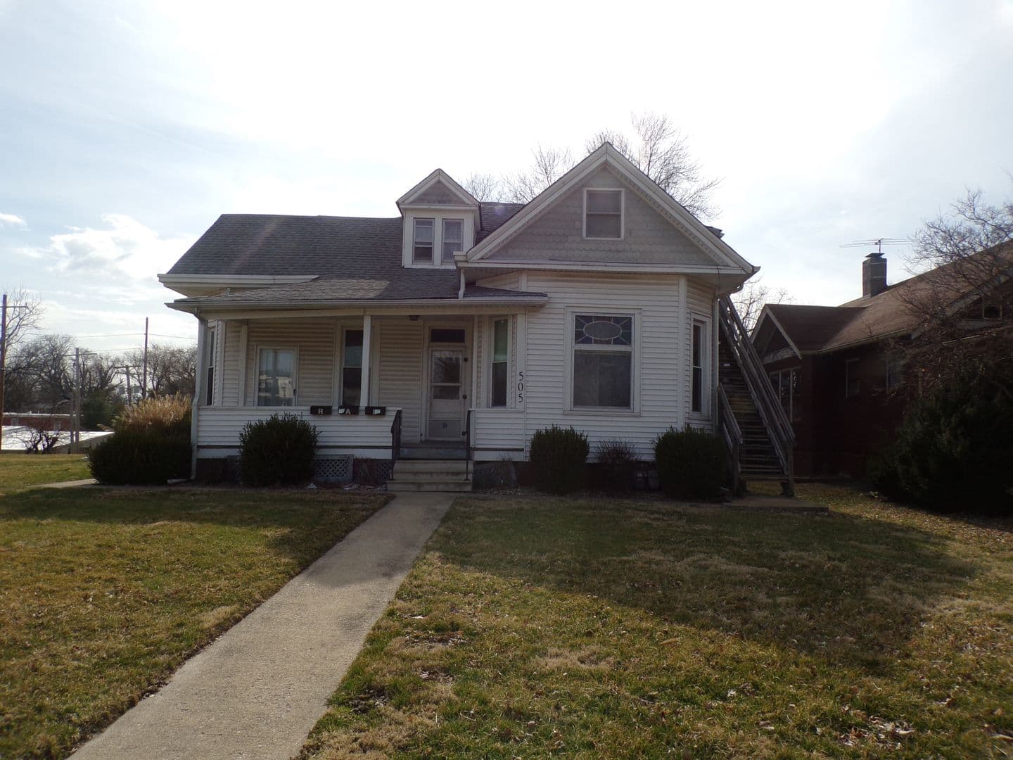 Edwardsville Apartment: 505 N Main St