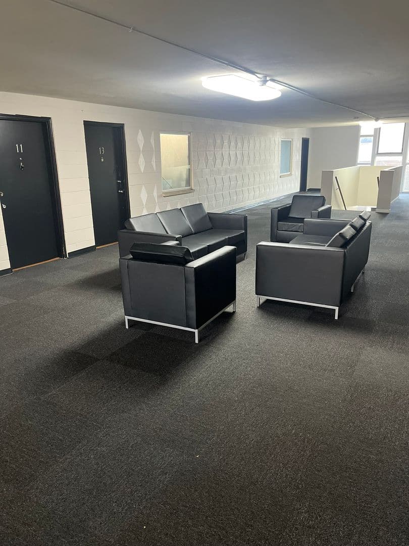Edwardsville Apartment: 518 Hillsboro Ave