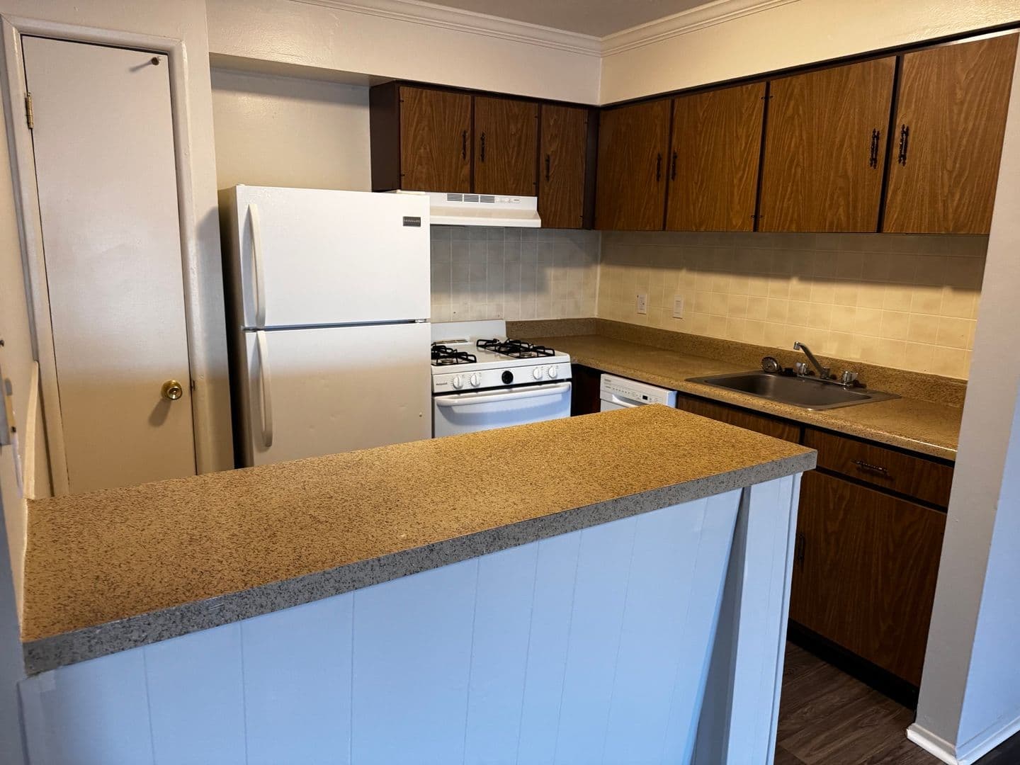 Florissant Apartment: 2990 Santiago Drive