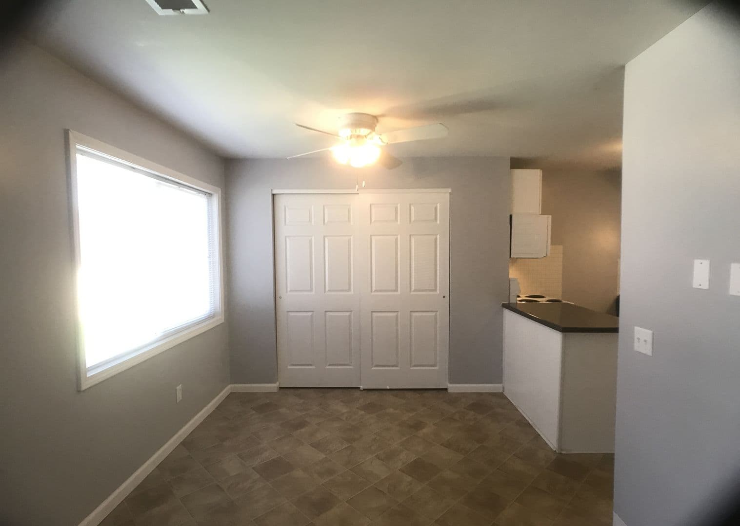 Edwardsville Apartment: 40 Devon Ct