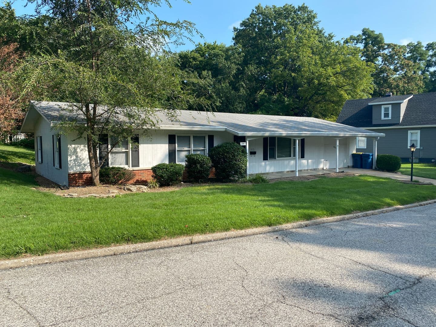 Edwardsville Apartment: 113 Abner Place