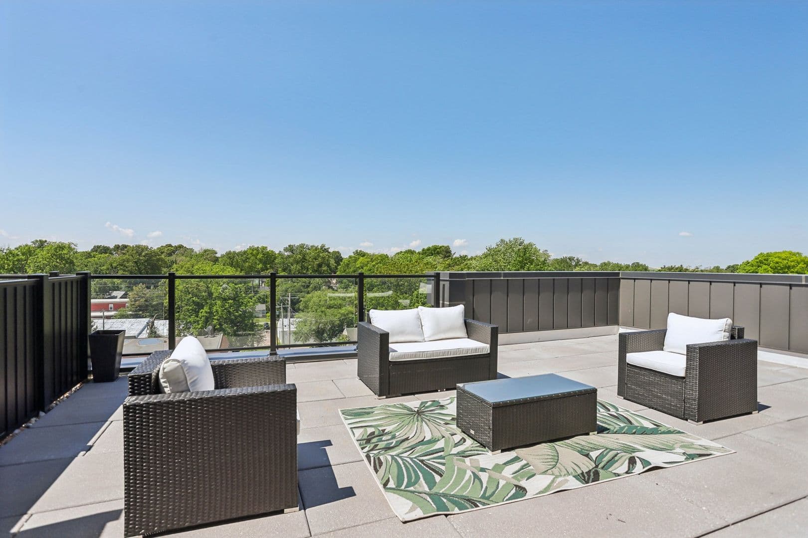 Edwardsville Apartment: 420 N Main