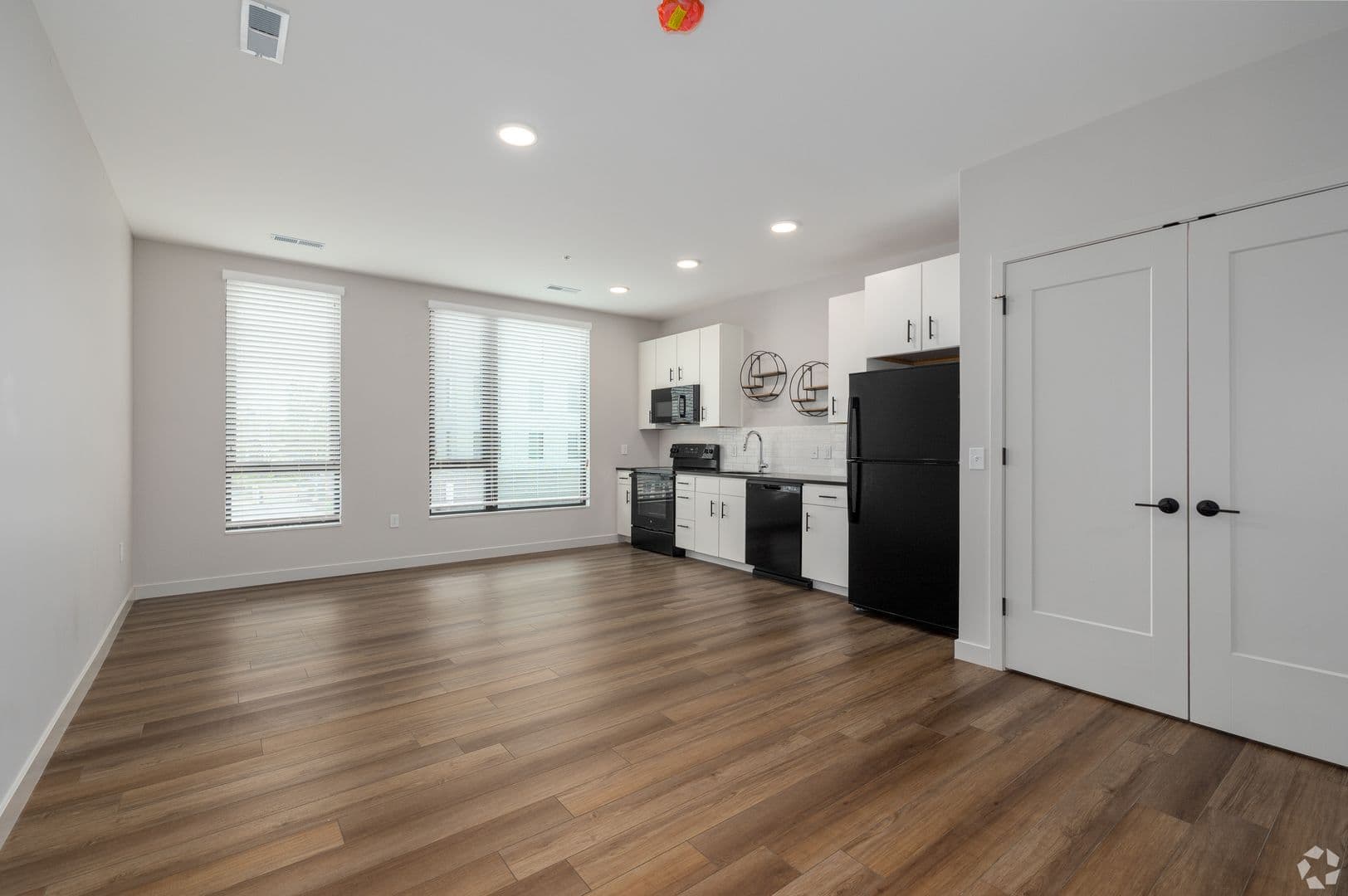 St Louis Apartment: 299 DeBaliviere Ave