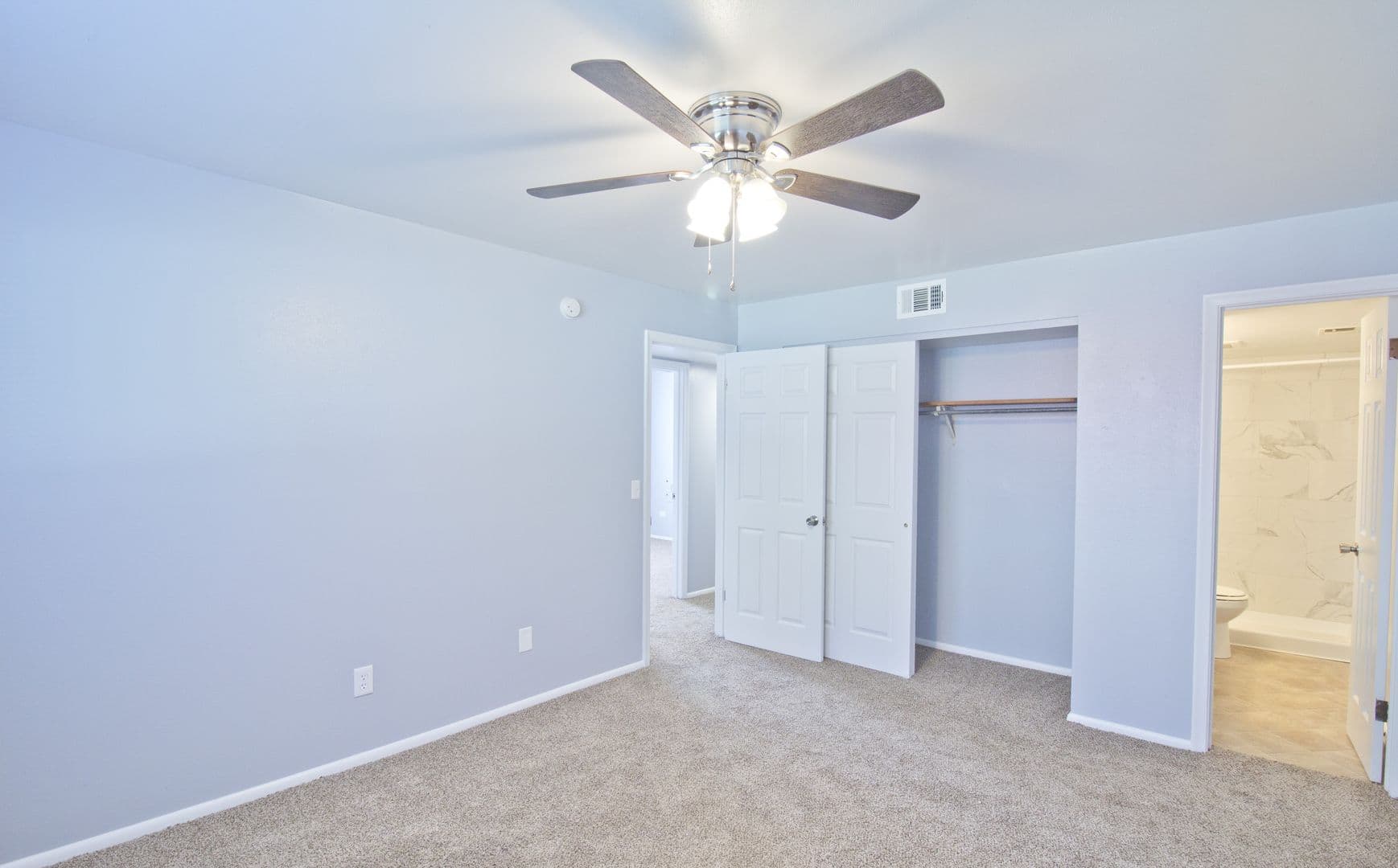 Edwardsville Apartment: 30 Devon Ct