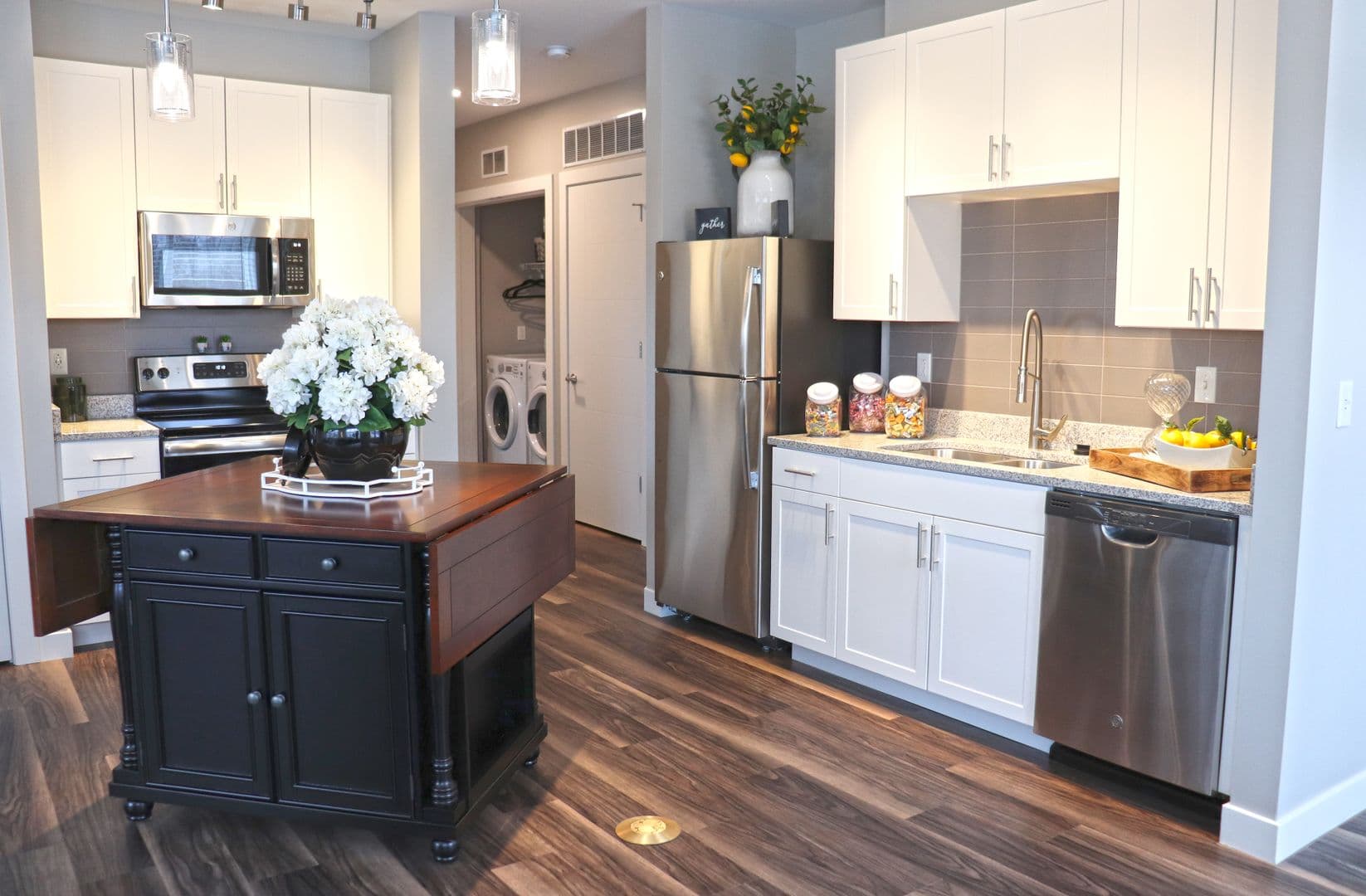 Edwardsville Apartment: 1010 Enclave Boulevard