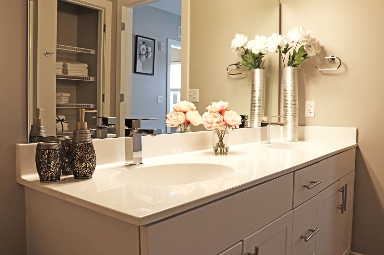 Edwardsville Apartment: 1010 Enclave Boulevard