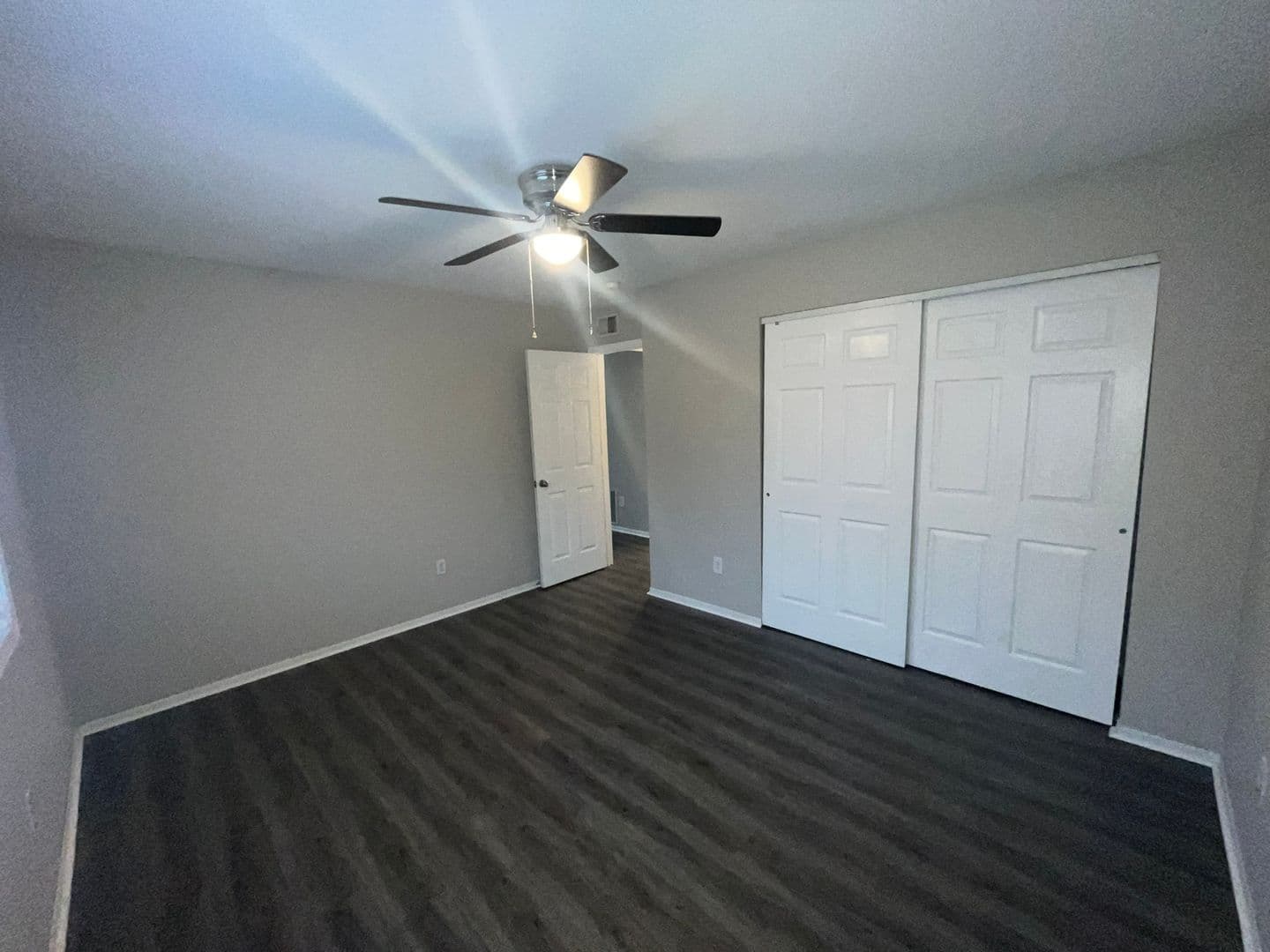 Edwardsville Apartment: 1500-1514 Schiller Ave