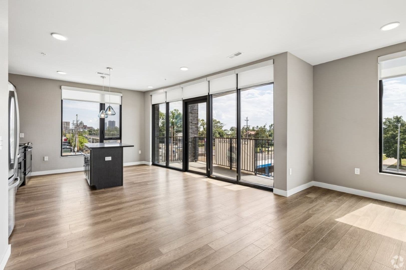 St Louis Apartment: 299 DeBaliviere Ave