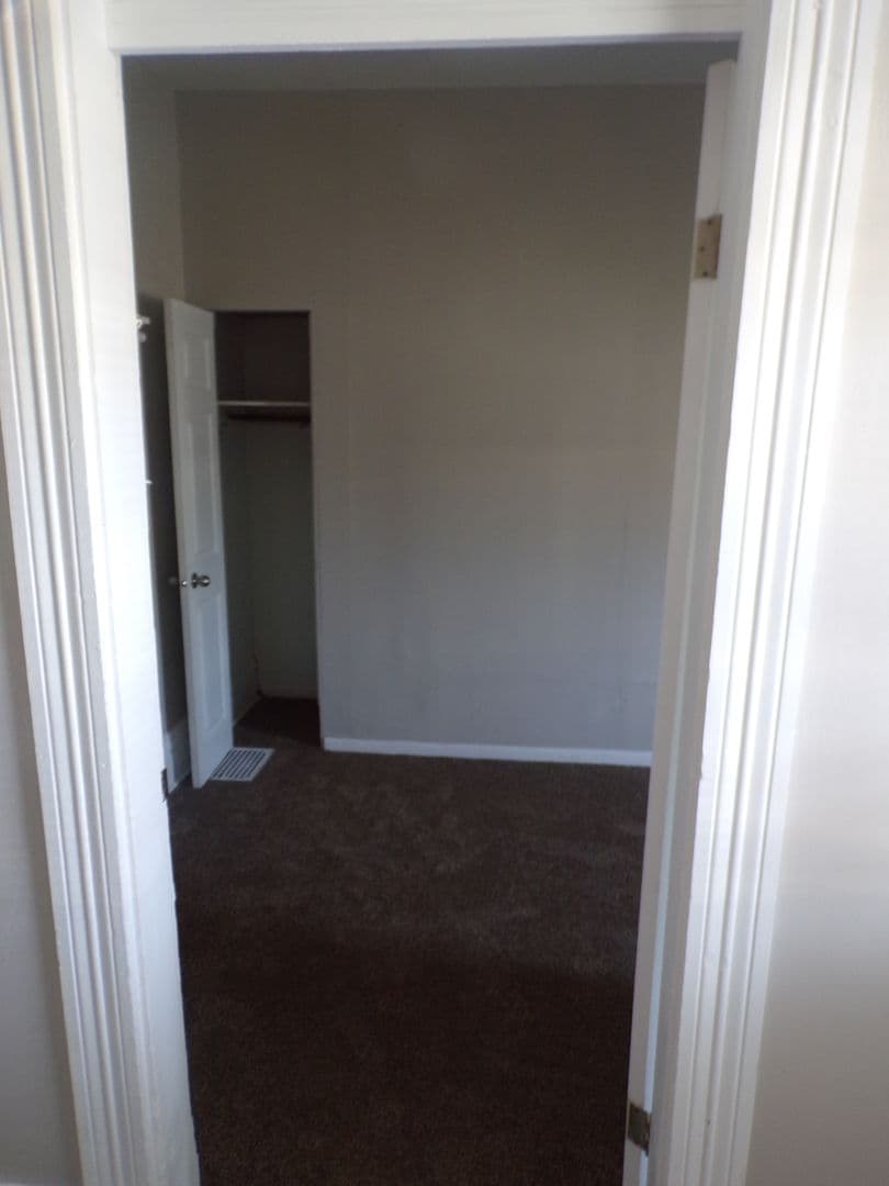 Edwardsville Apartment: 505 N Main St