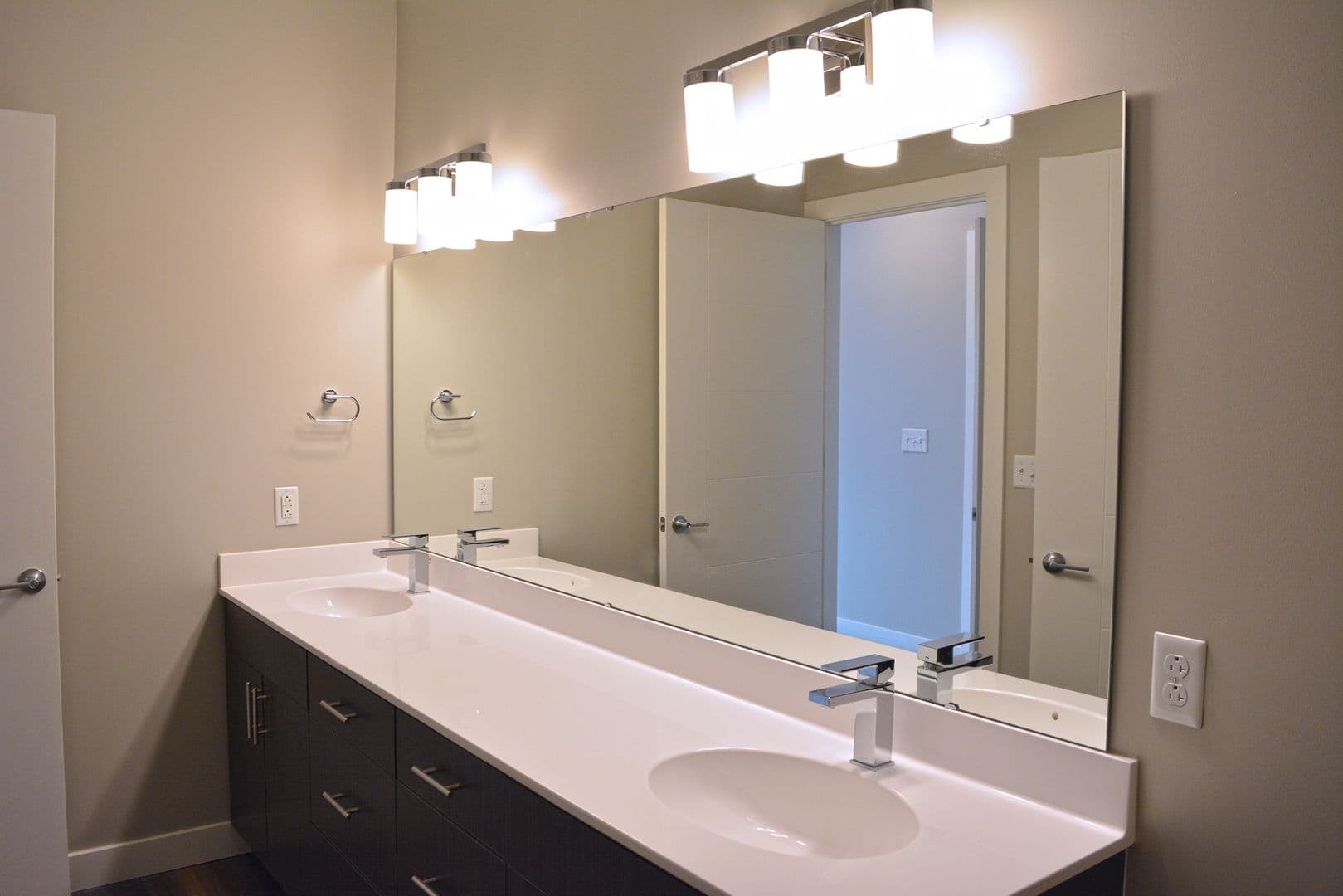 Edwardsville Apartment: 1010 Enclave Boulevard