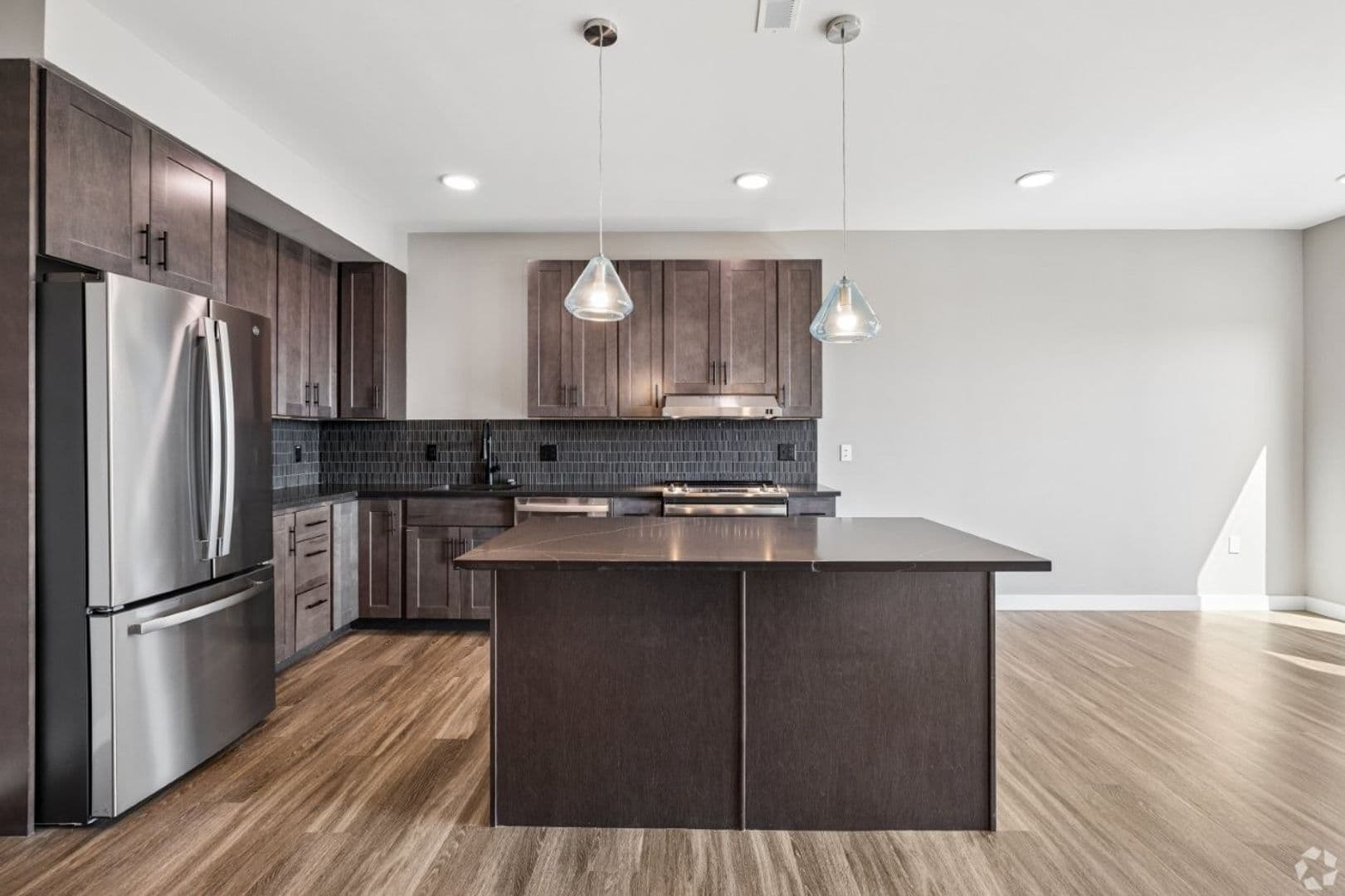 St Louis Apartment: 299 DeBaliviere Ave