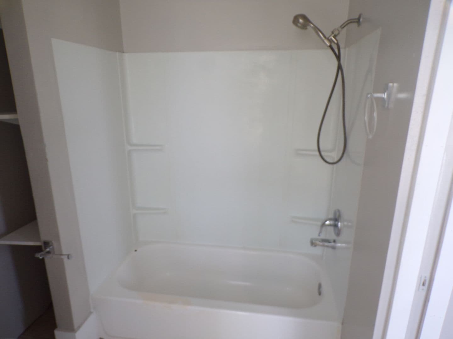 Edwardsville Apartment: 505 N Main St
