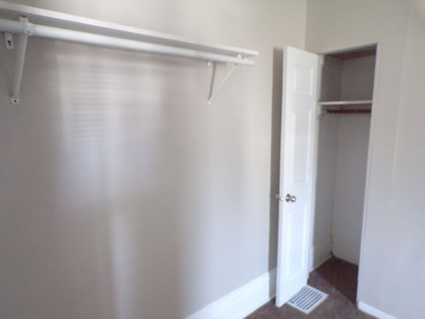 Edwardsville Apartment: 505 N Main St