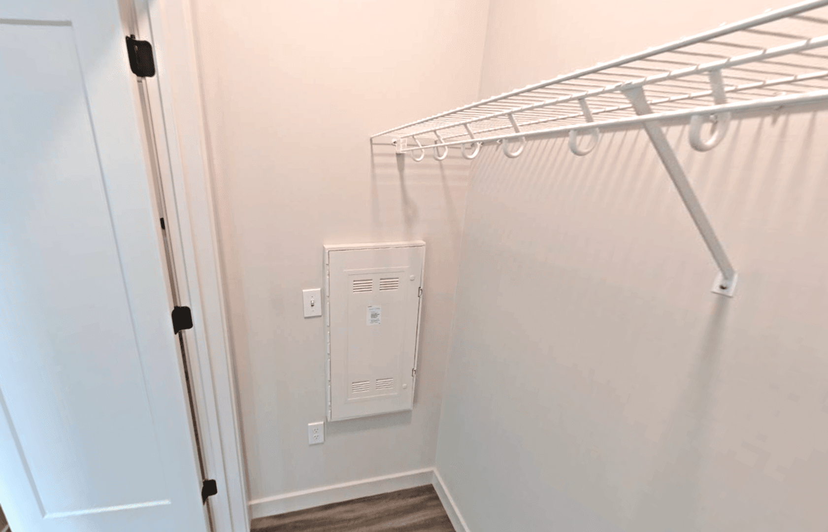 St Louis Apartment: 299 DeBaliviere Ave