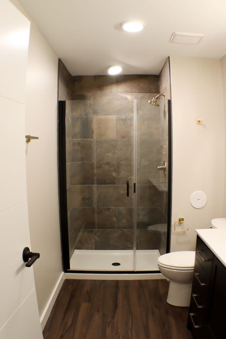 Edwardsville Apartment: 420 N Main