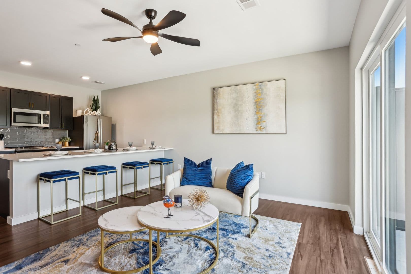 Edwardsville Apartment: 420 N Main