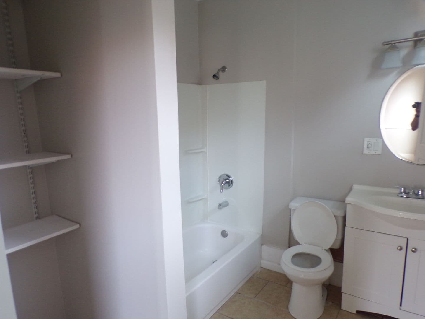 Edwardsville Apartment: 505 N Main St