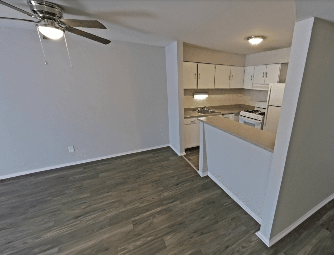 Florissant Apartment: 2990 Santiago Drive