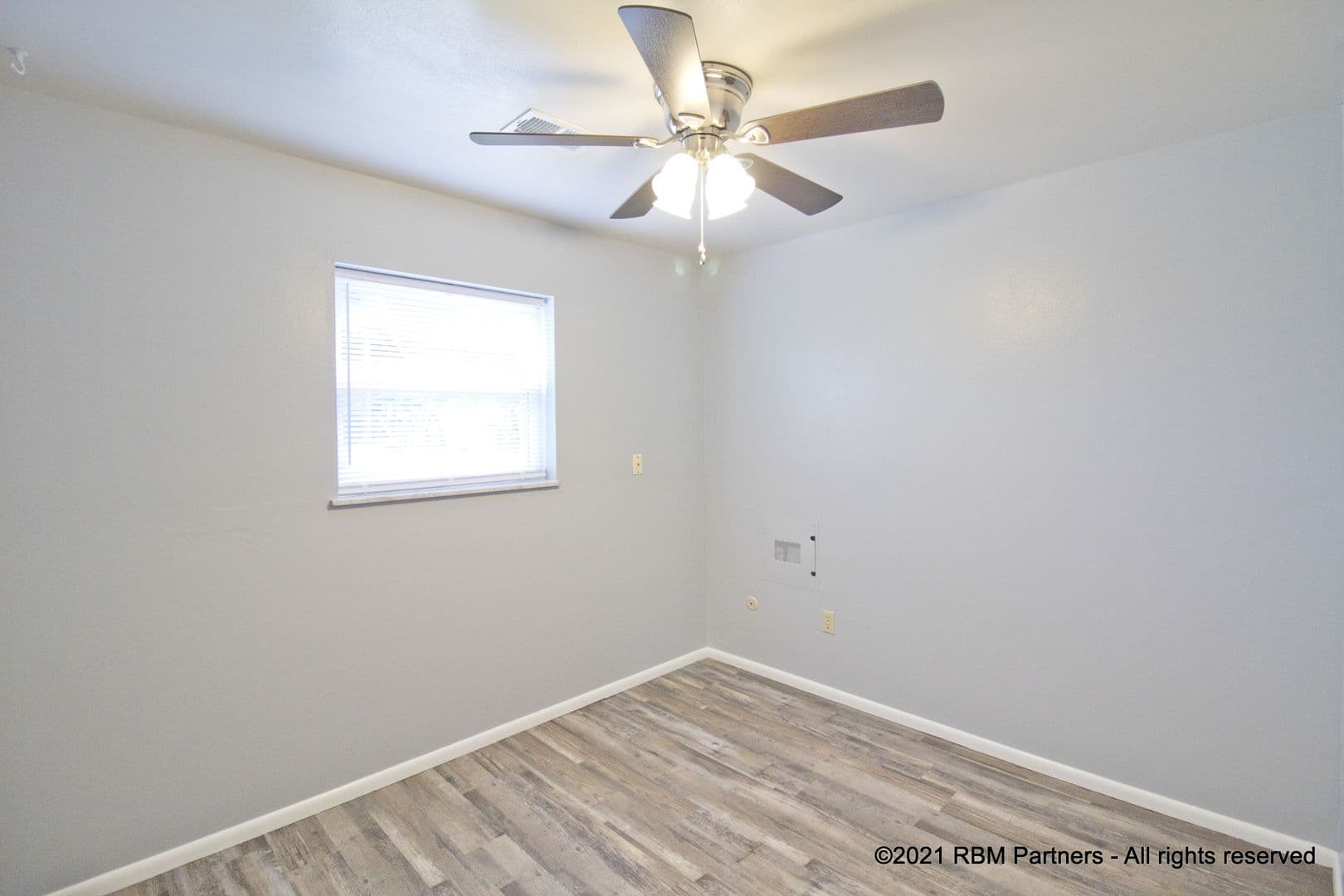 Edwardsville Apartment: 30 Devon Ct