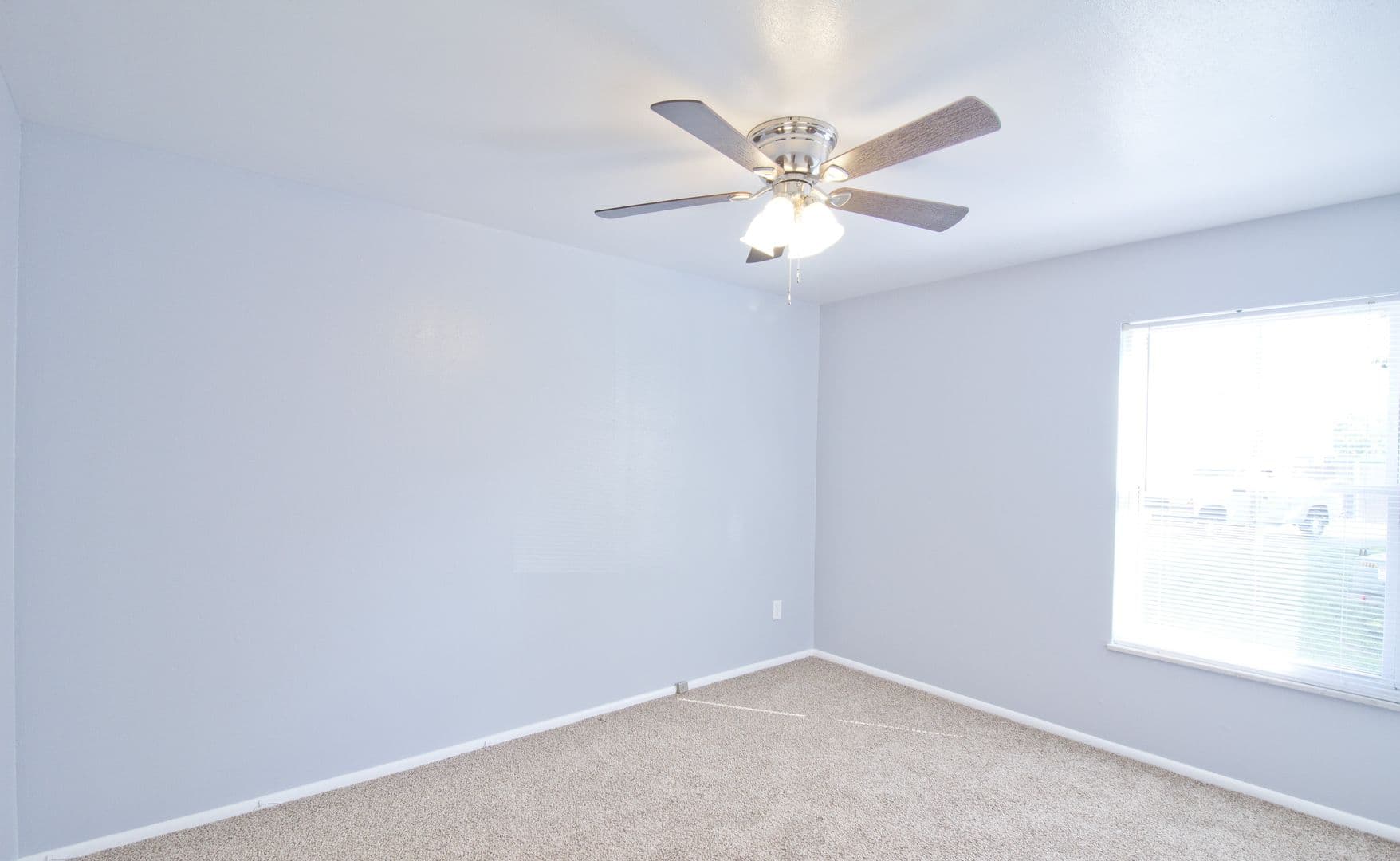 Edwardsville Apartment: 30 Devon Ct