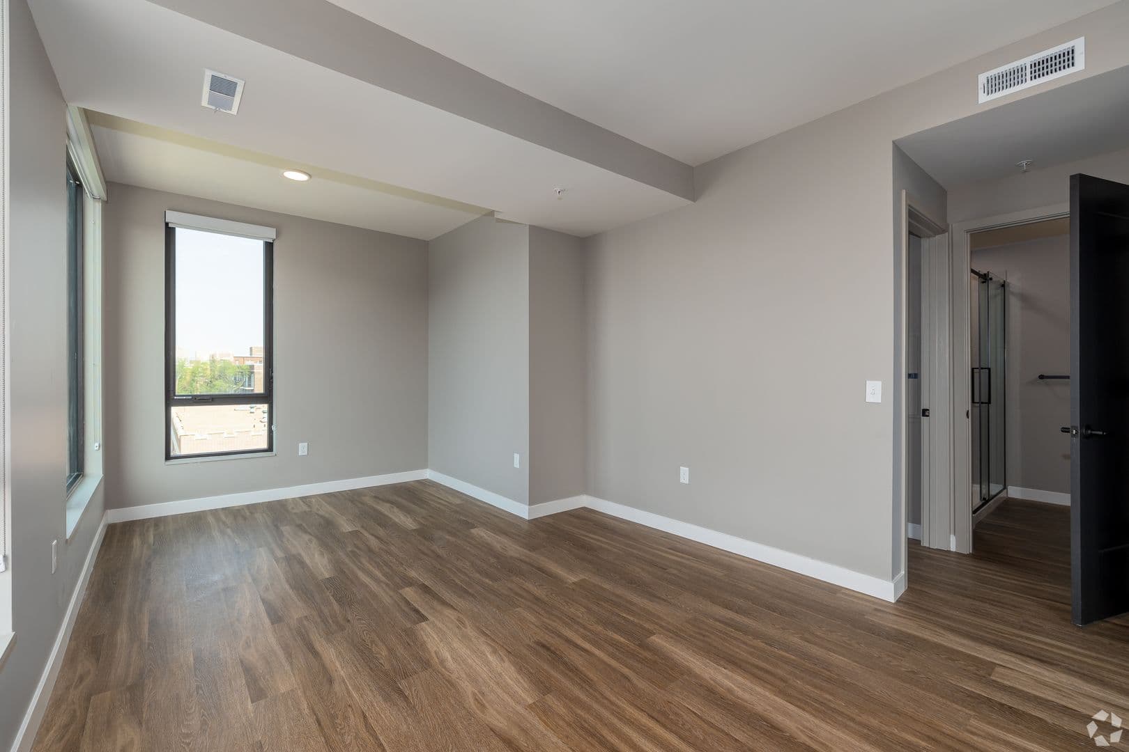 St Louis Apartment: 299 DeBaliviere Ave
