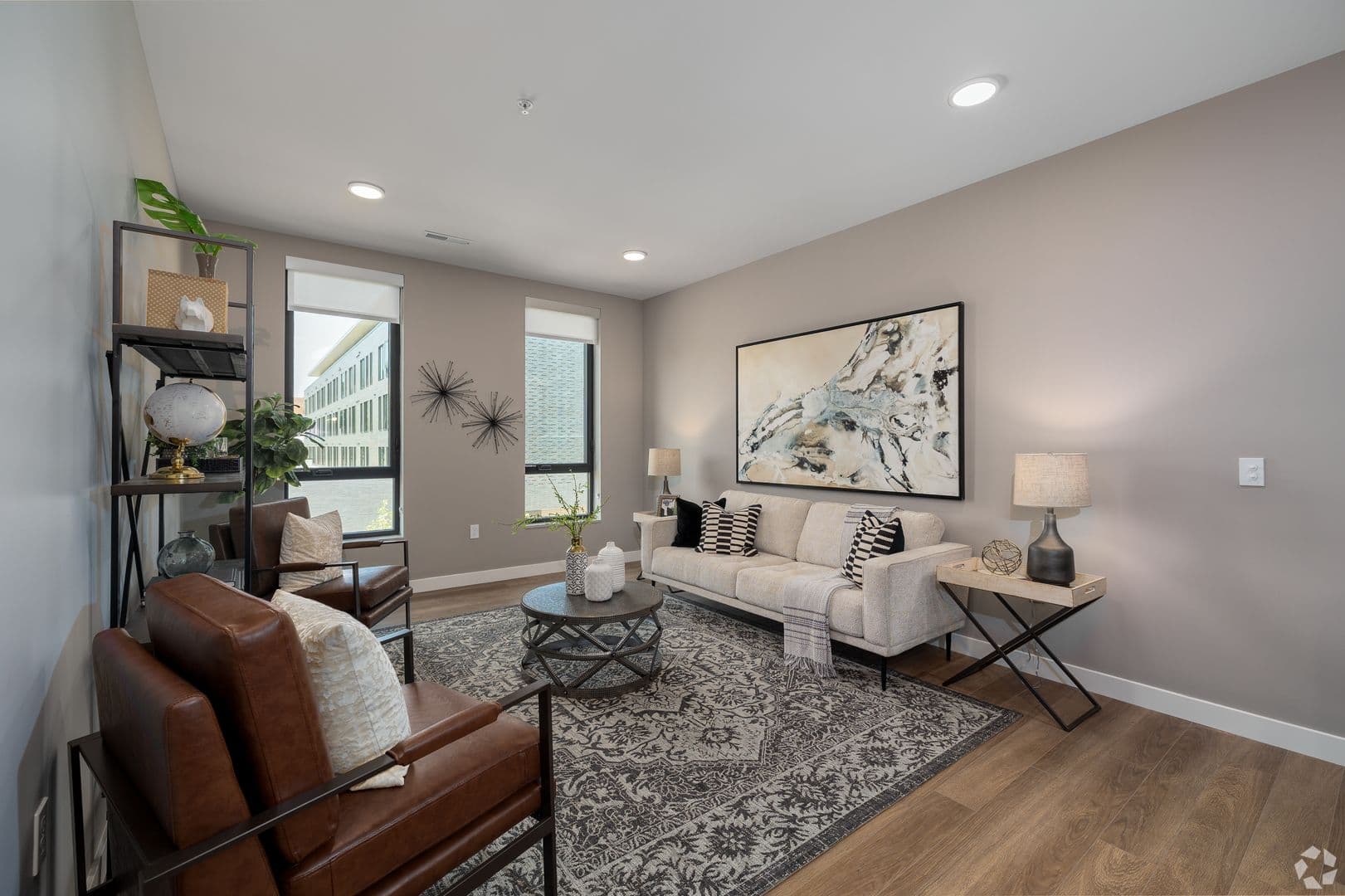 St Louis Apartment: 299 DeBaliviere Ave