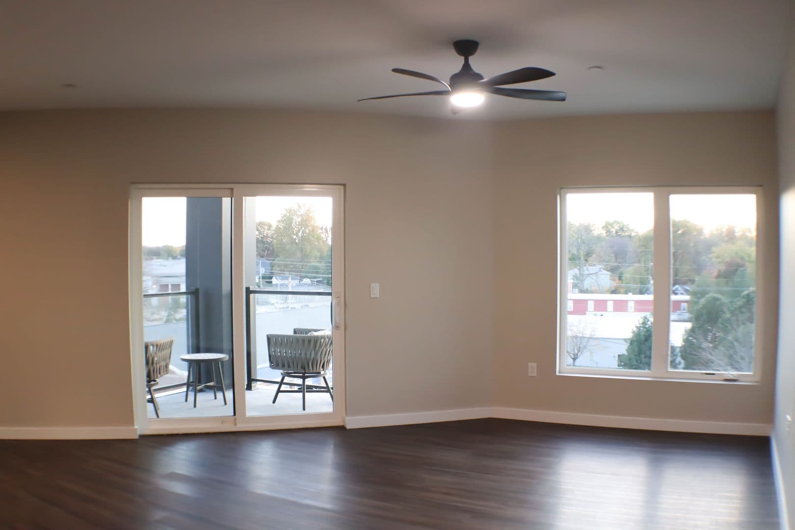 Edwardsville Apartment: 420 N Main
