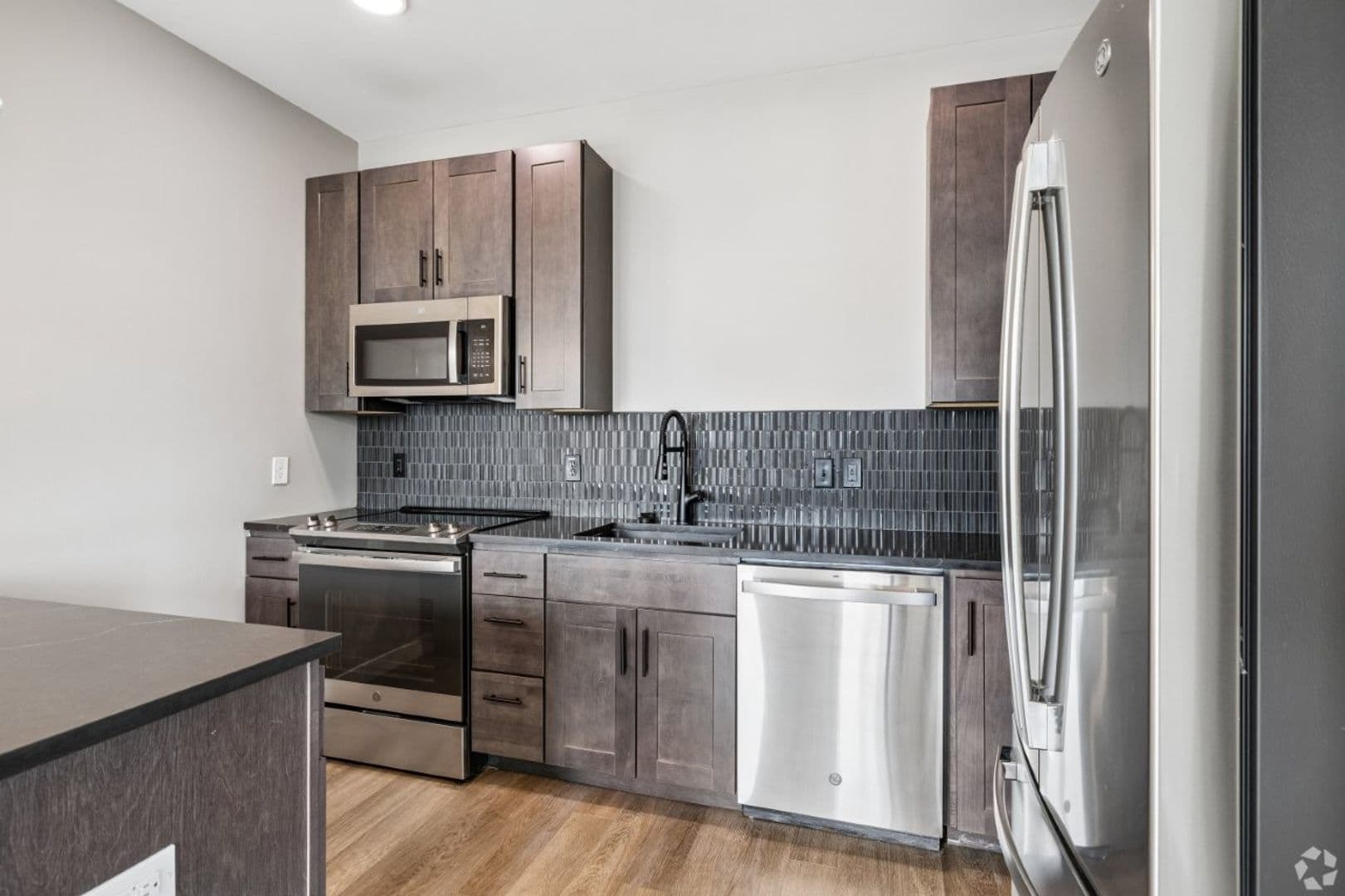 St Louis Apartment: 299 DeBaliviere Ave