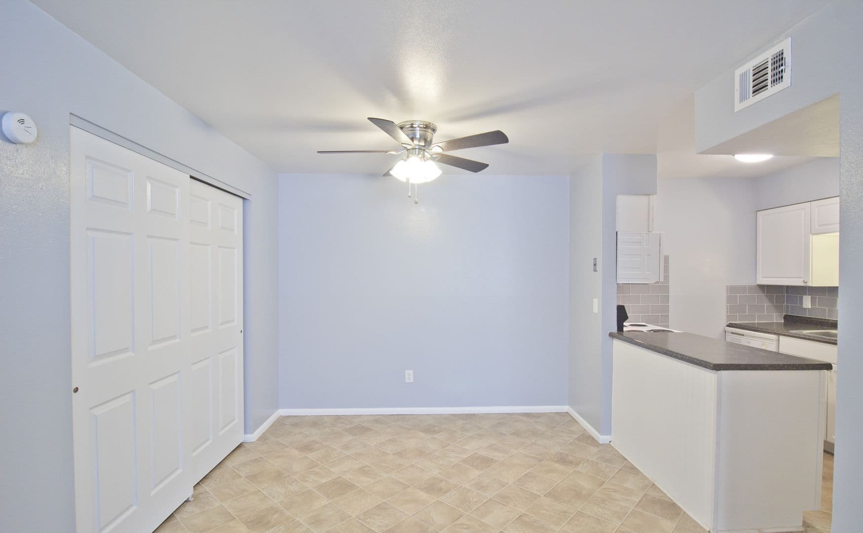 Edwardsville Apartment: 30 Devon Ct