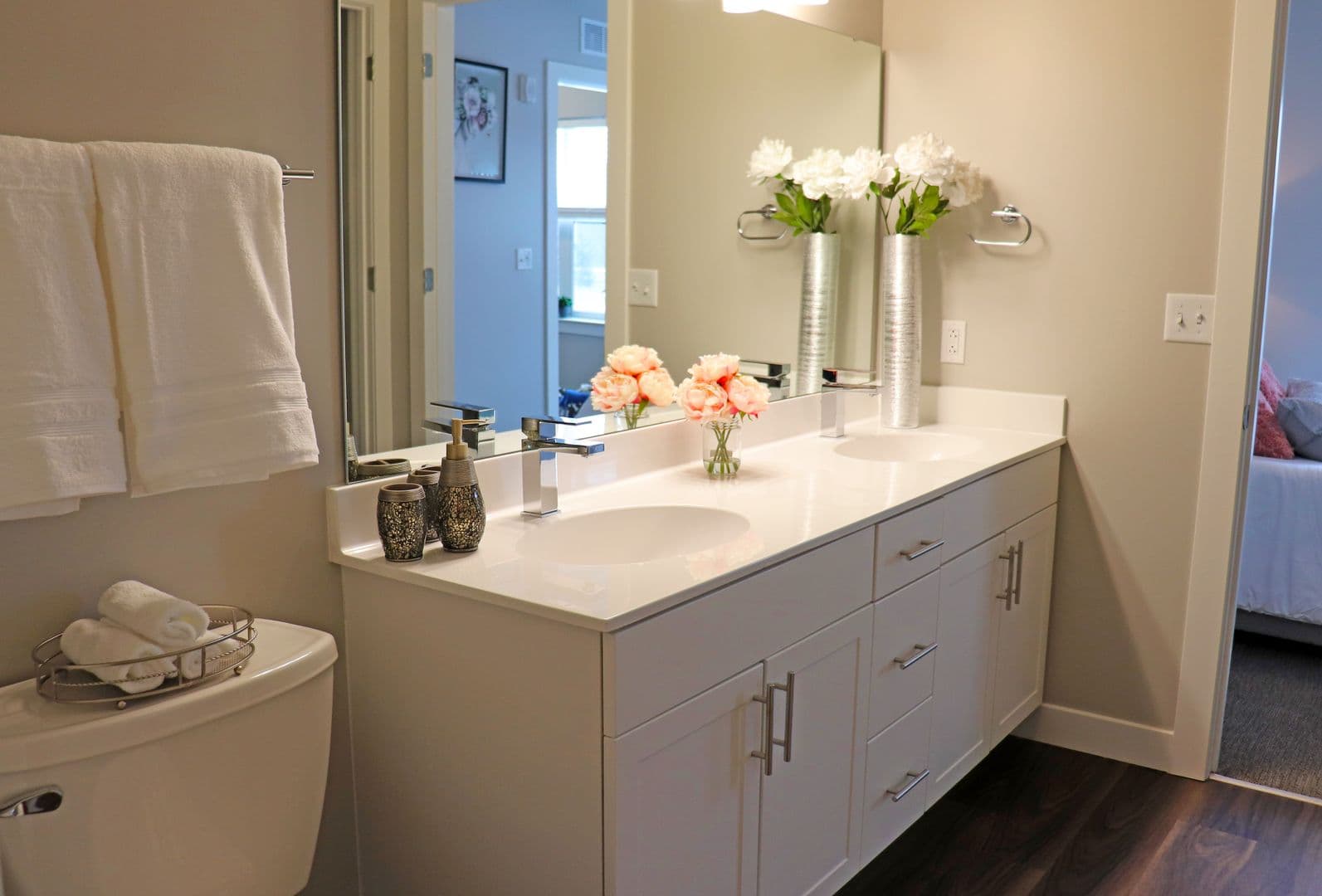 Edwardsville Apartment: 1010 Enclave Boulevard