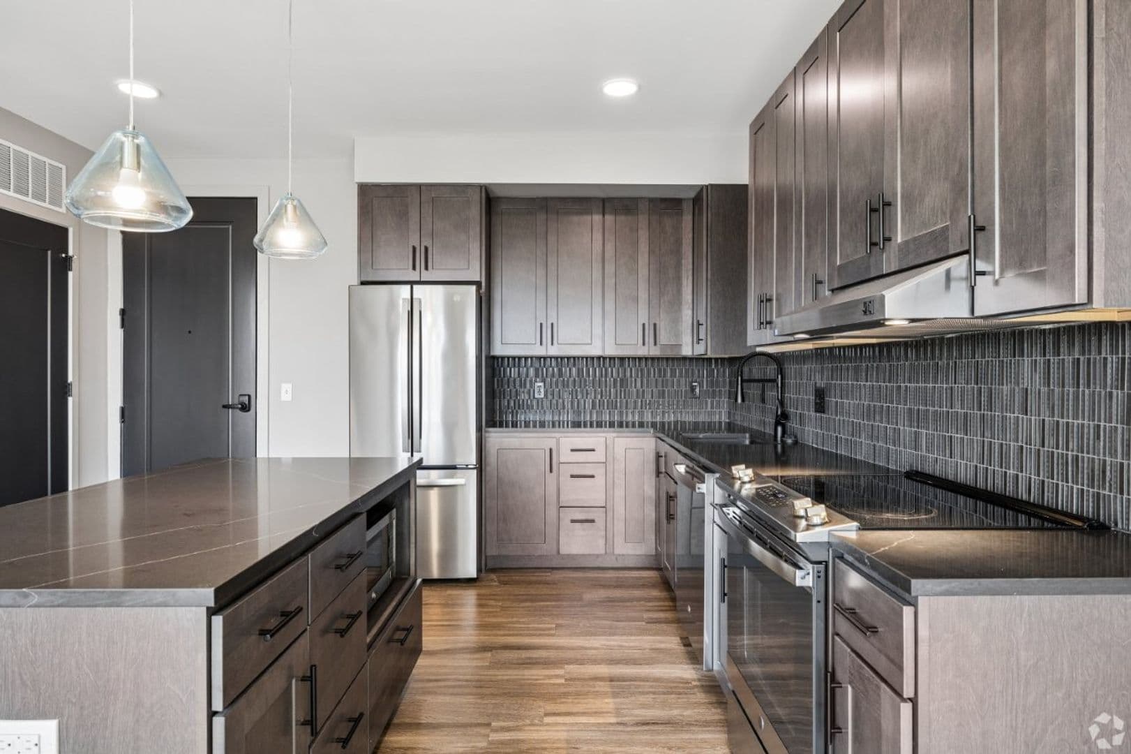 St Louis Apartment: 299 DeBaliviere Ave