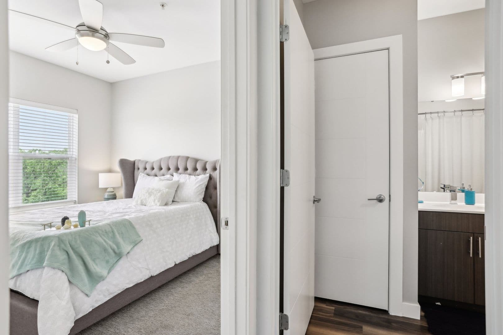Edwardsville Apartment: 1010 Enclave Boulevard
