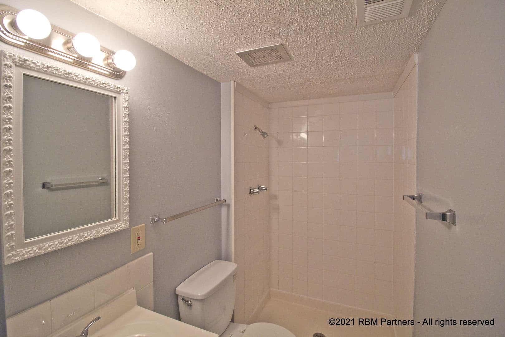 Edwardsville Apartment: 30 Devon Ct