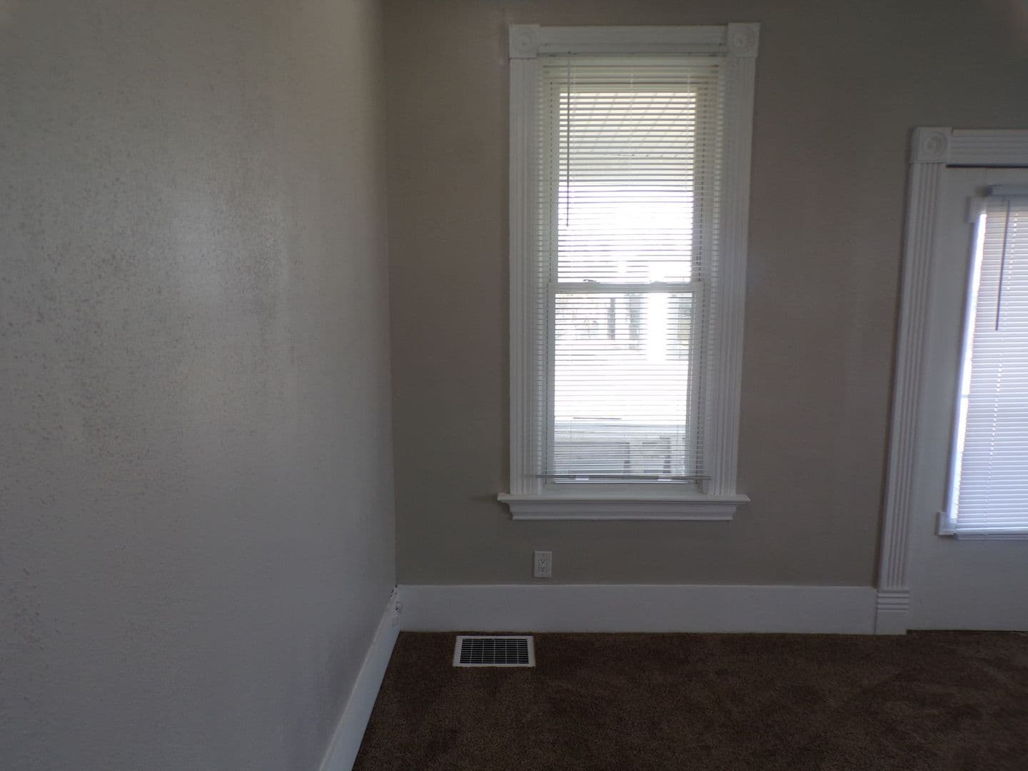 Edwardsville Apartment: 505 N Main St
