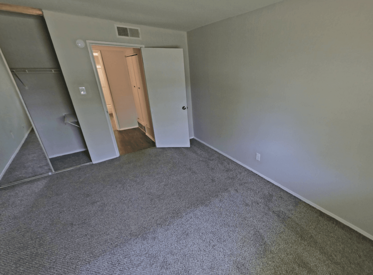 Florissant Apartment: 2990 Santiago Drive