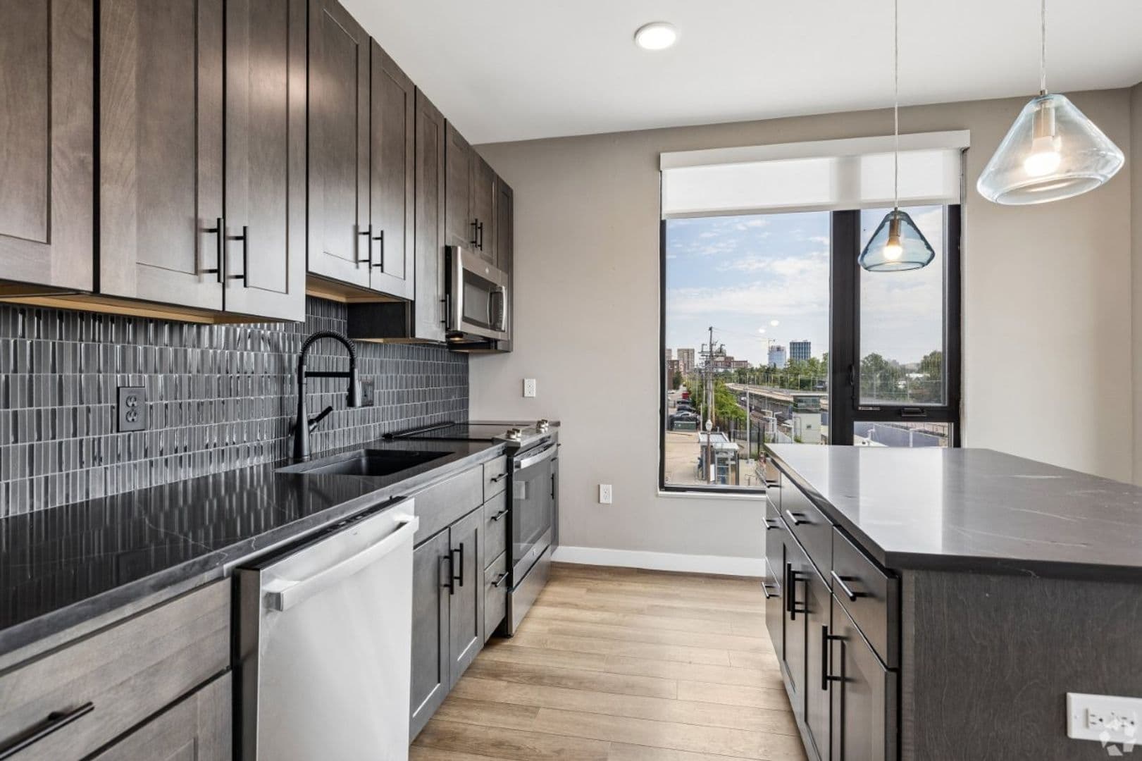St Louis Apartment: 299 DeBaliviere Ave