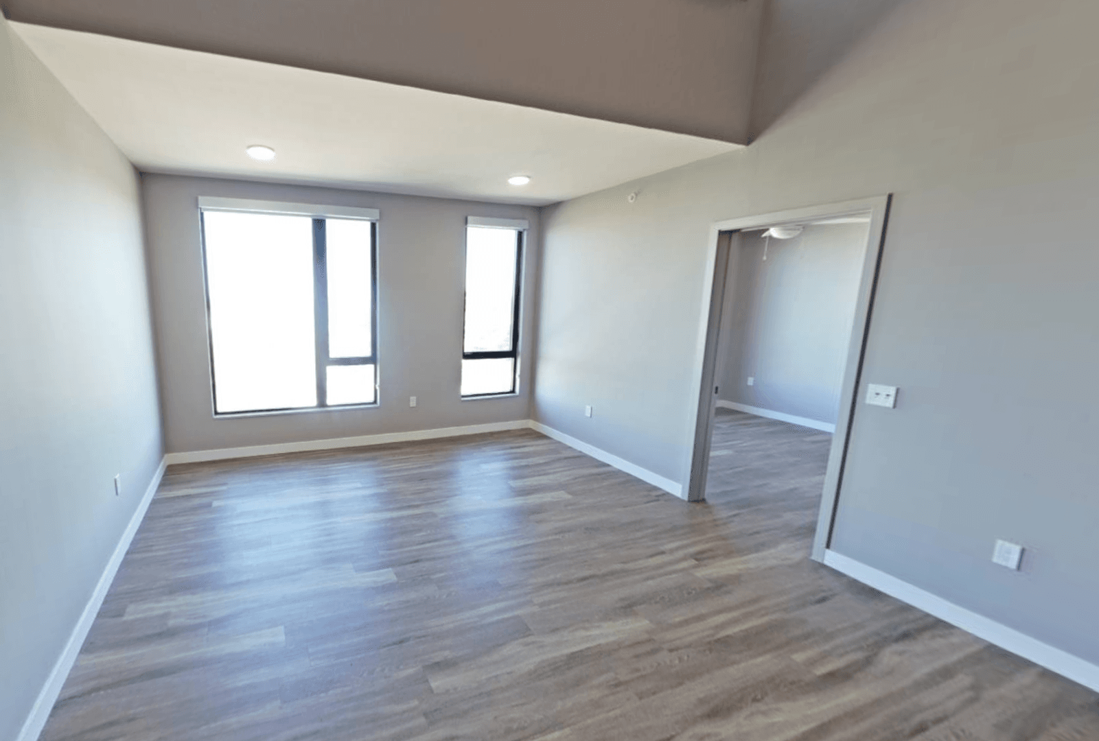 St Louis Apartment: 299 DeBaliviere Ave