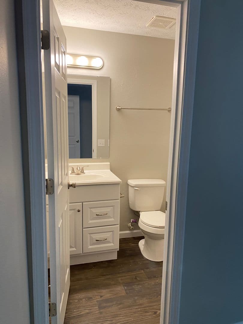 Edwardsville Apartment: 89 Devon Ct
