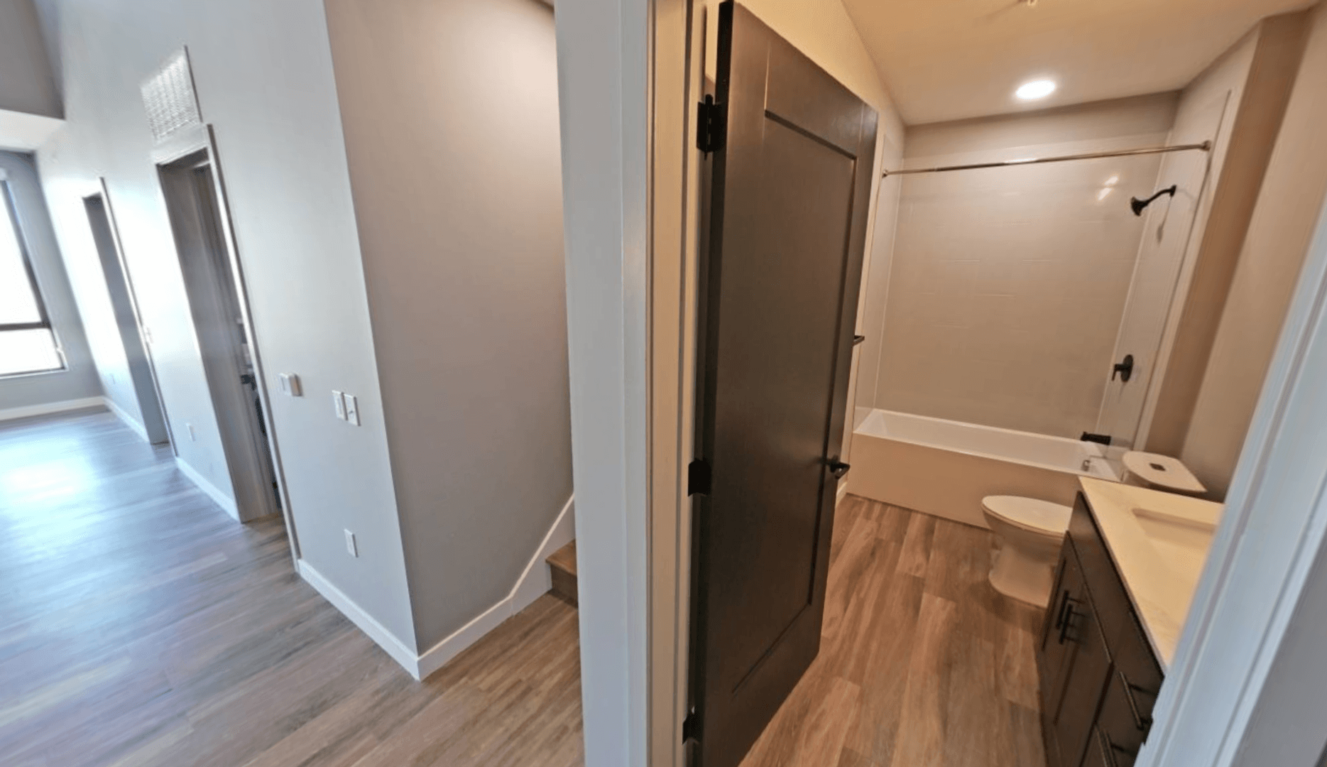 St Louis Apartment: 299 DeBaliviere Ave