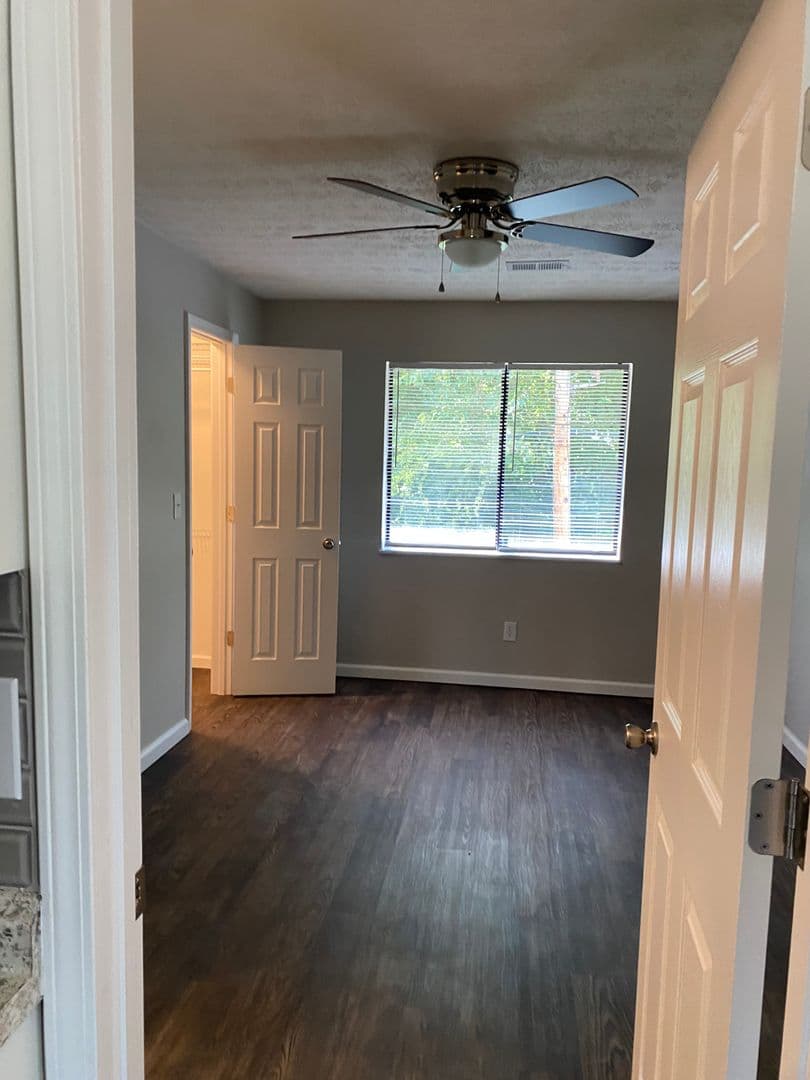 Edwardsville Apartment: 89 Devon Ct