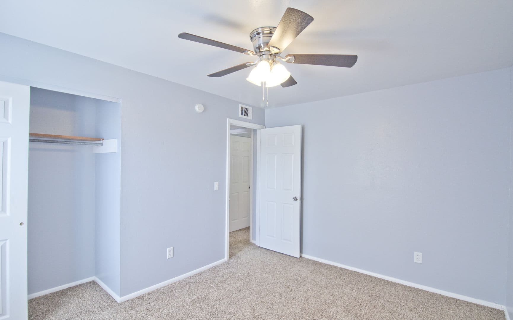 Edwardsville Apartment: 30 Devon Ct