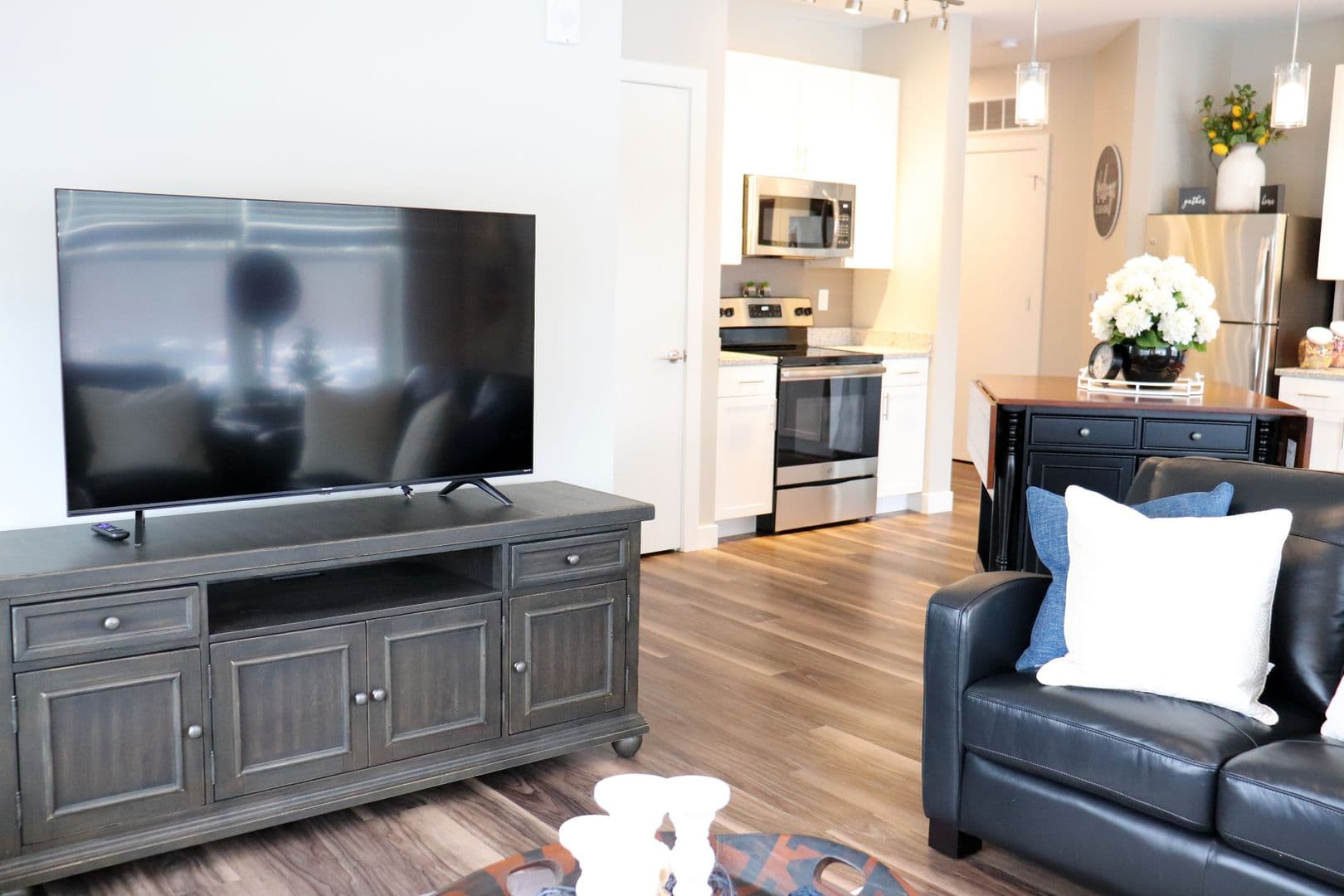 Edwardsville Apartment: 1010 Enclave Boulevard