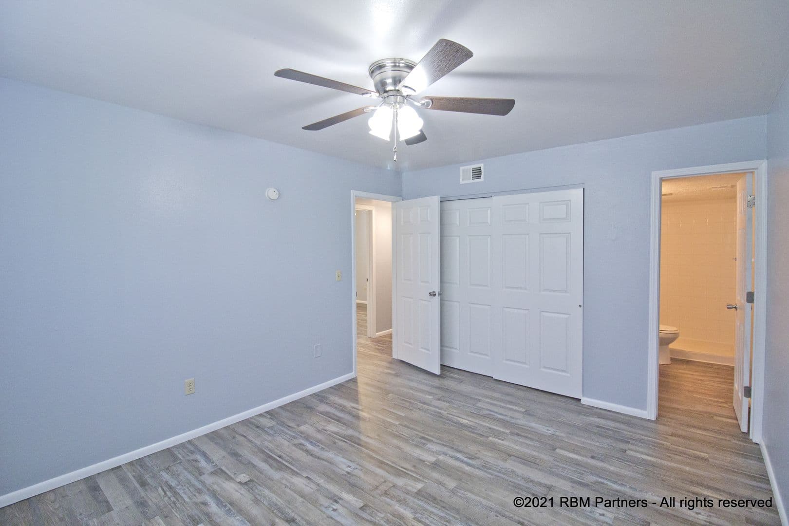 Edwardsville Apartment: 30 Devon Ct