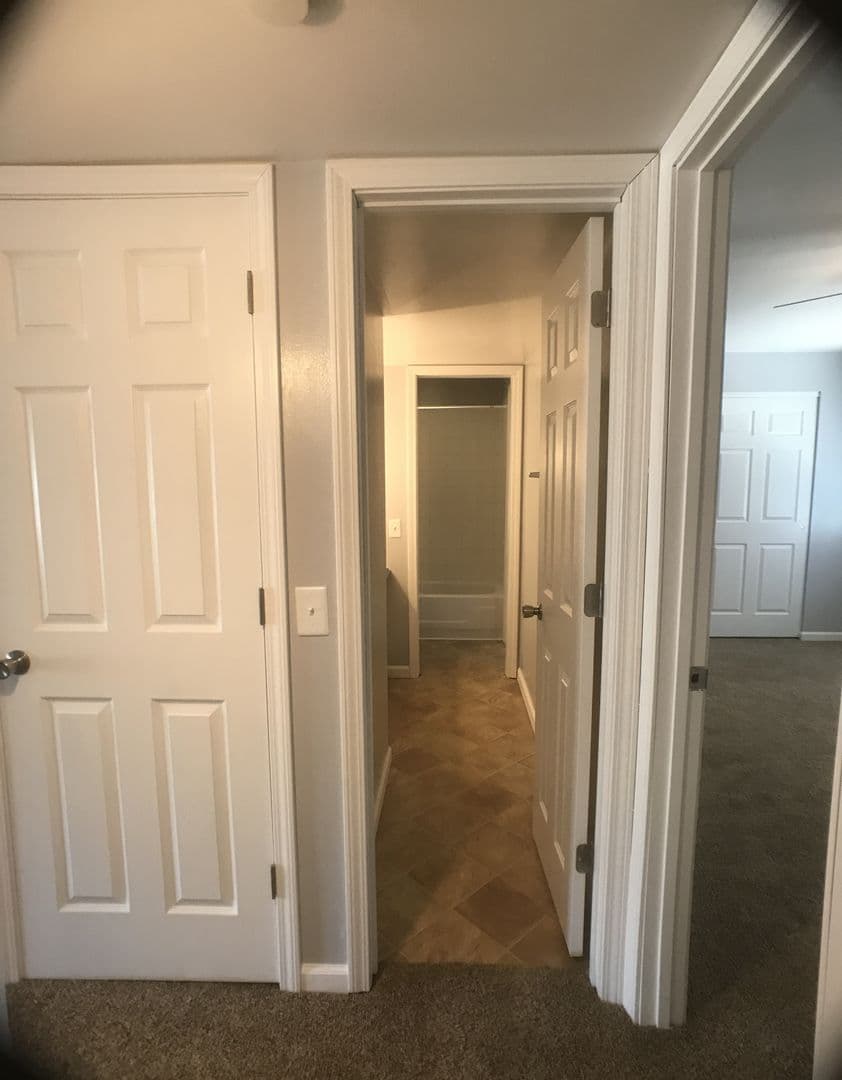 Edwardsville Apartment: 40 Devon Ct